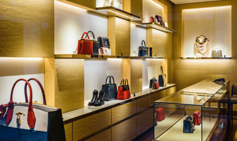 Pricing Prestige: Why Luxury Brands Need AI to Protect Value in a Discount-Driven Market
